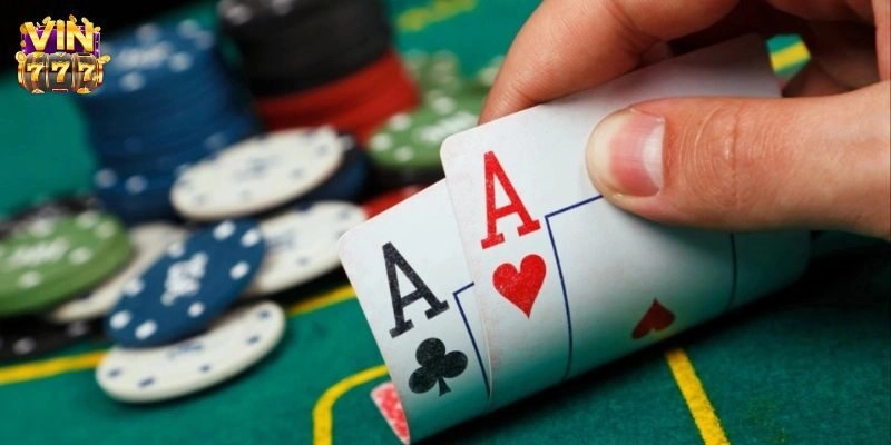 Poker là trò chơi kết hợp giữa chiến lược, kỹ năng và may mắn. 